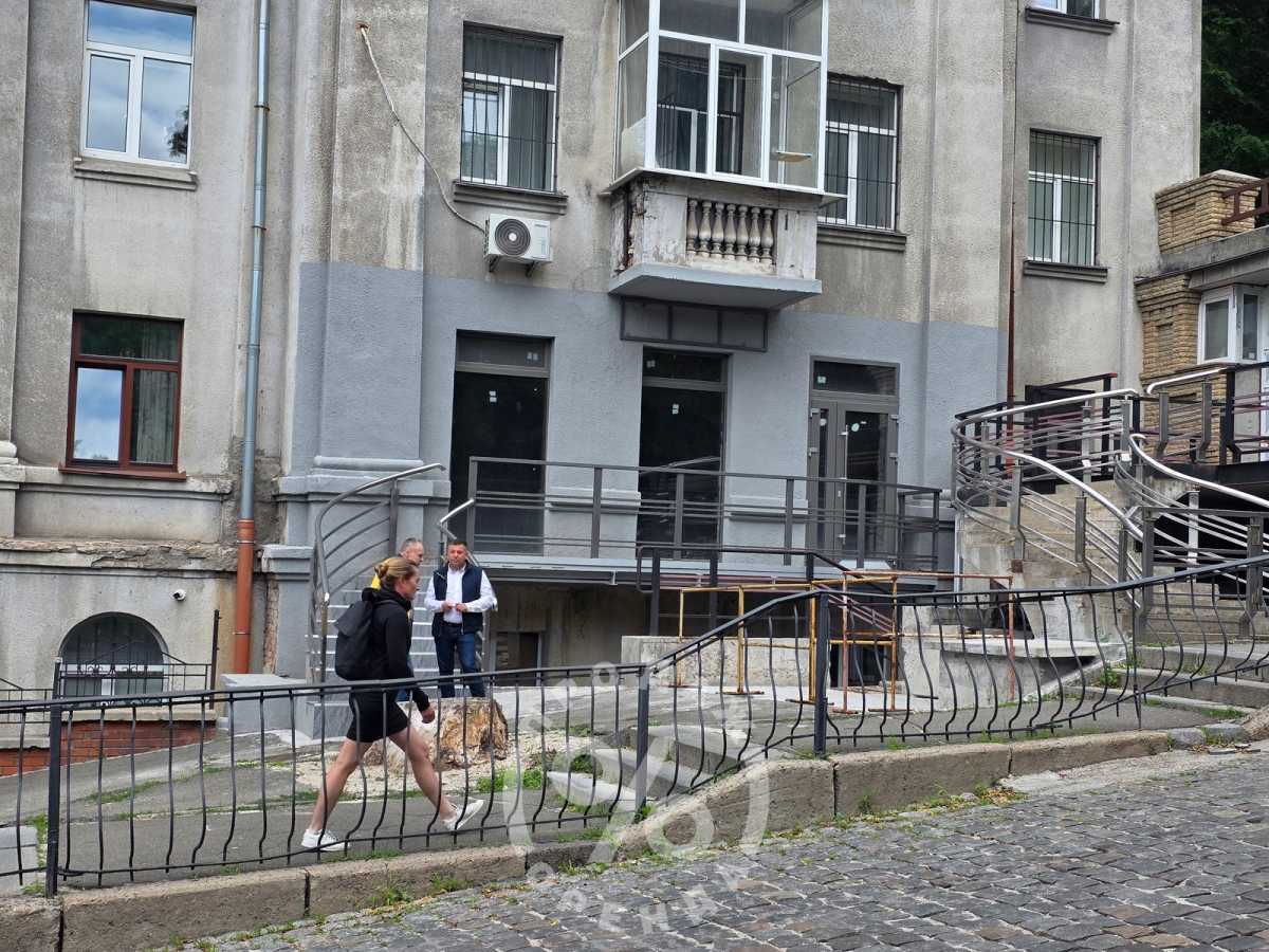 Продажа другого торгового помещения 110 м², Шелковичная ул., 38