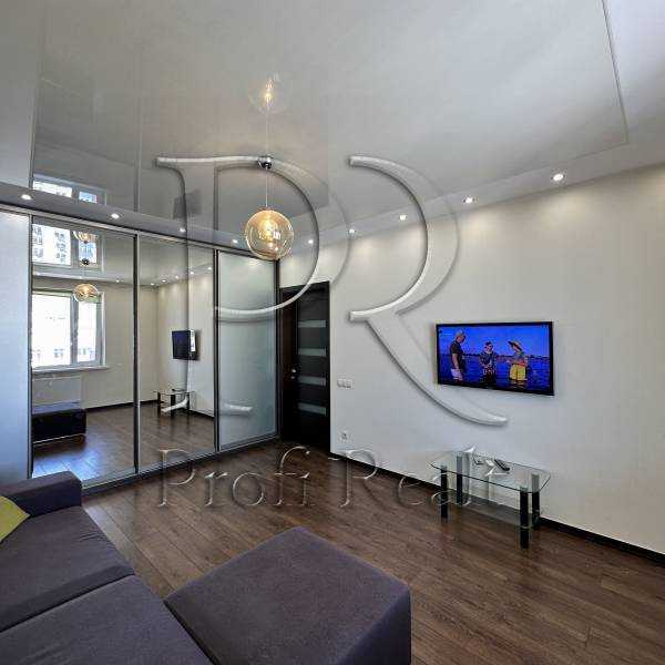 Продажа 2-комнатной квартиры 60 м², Драгоманова ул., 6/1