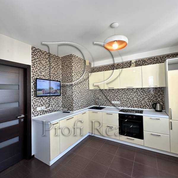 Продажа 2-комнатной квартиры 60 м², Драгоманова ул., 6/1