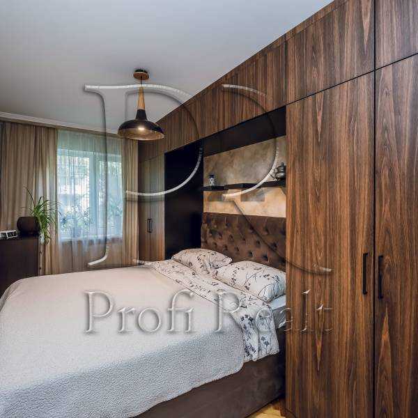 Продаж 3-кімнатної квартири 57 м², Миколи Василенка вул., 23