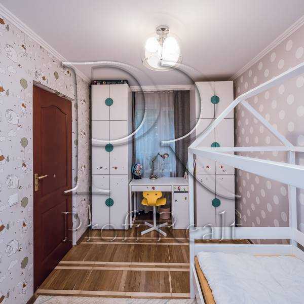 Продаж 3-кімнатної квартири 57 м², Миколи Василенка вул., 23