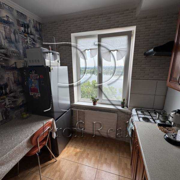 Продажа 2-комнатной квартиры 46 м², Приречная ул., 27