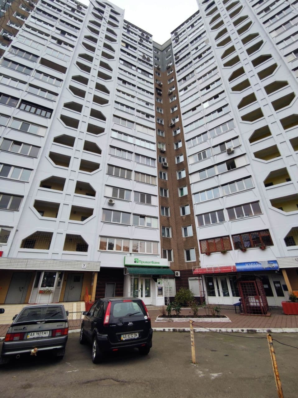 Продаж 2-кімнатної квартири 57 м², Харківське шосе, 56