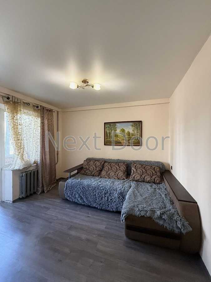 Продажа 2-комнатной квартиры 32 м², Иорданская ул., 8