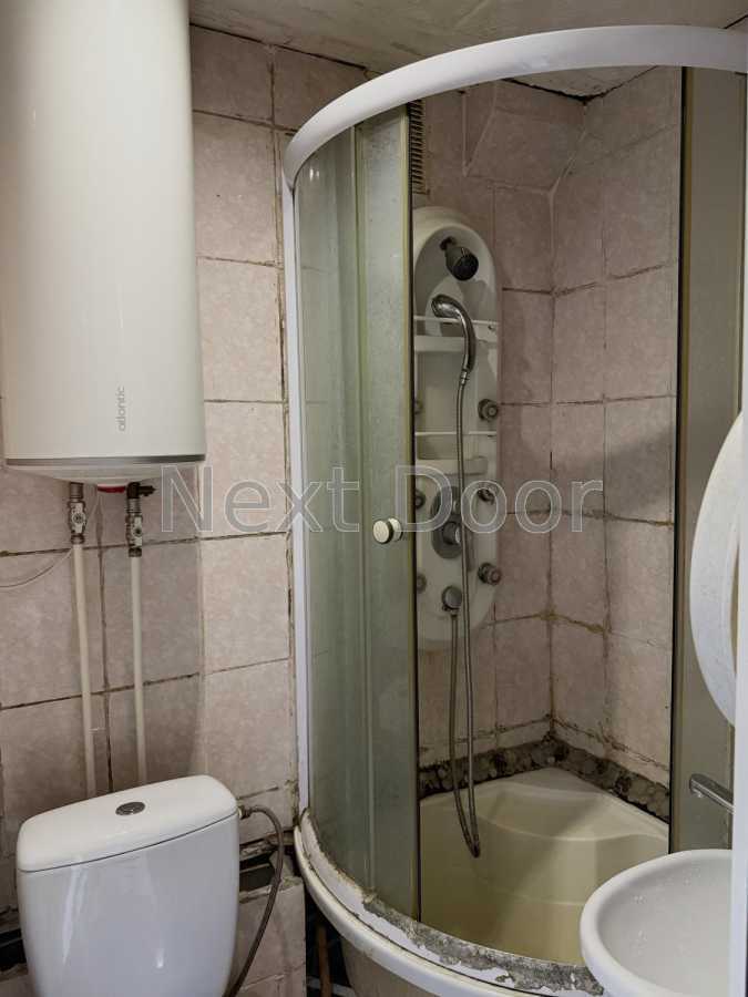 Продажа 2-комнатной квартиры 32 м², Иорданская ул., 8