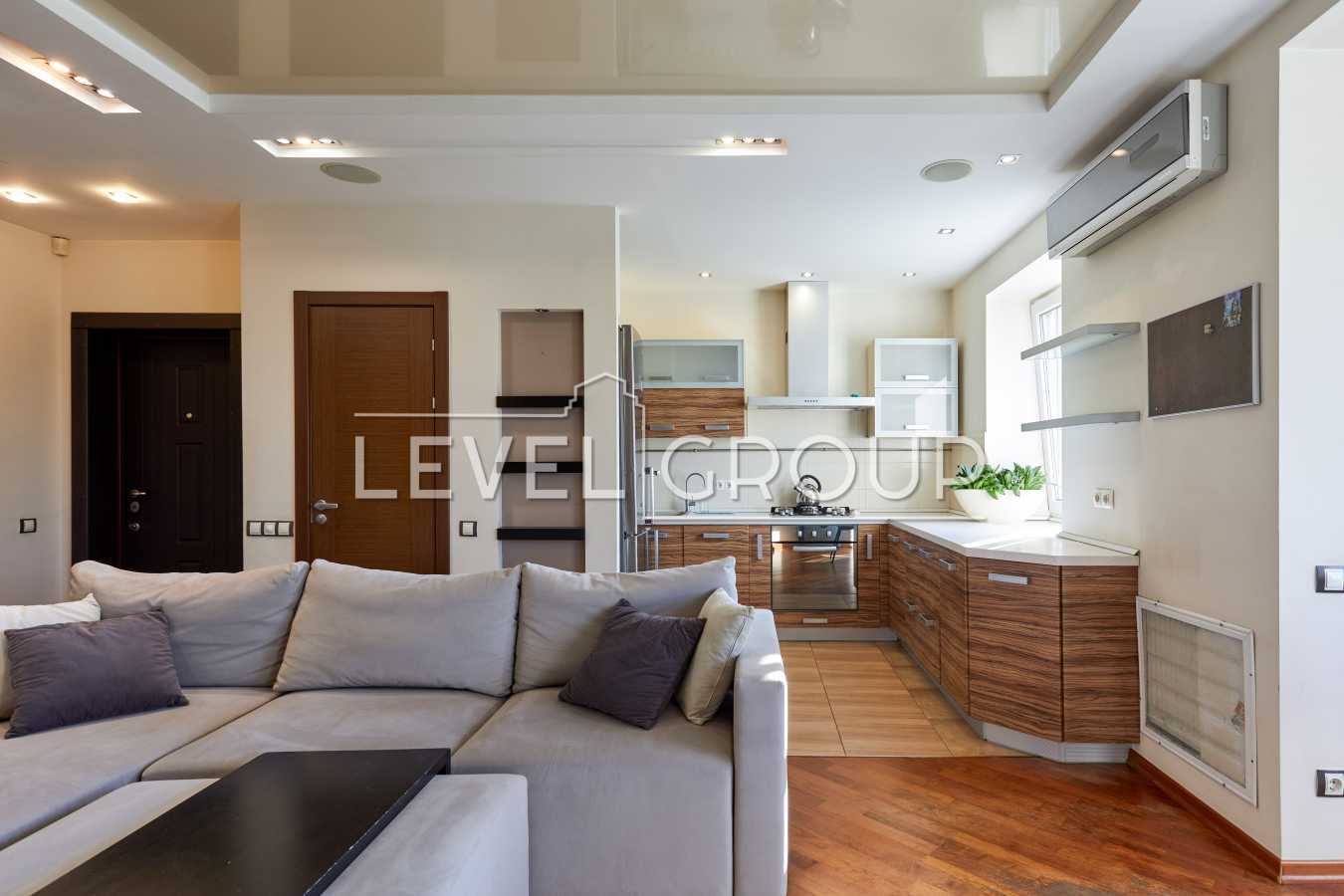 Продажа 3-комнатной квартиры 72.2 м², Юрковская ул., 28