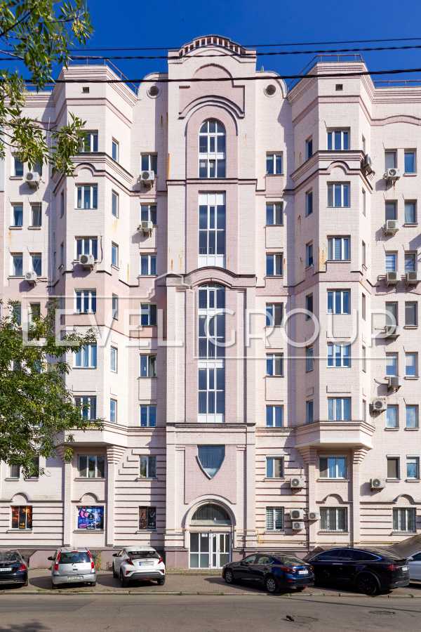 Продажа 3-комнатной квартиры 72.2 м², Юрковская ул., 28