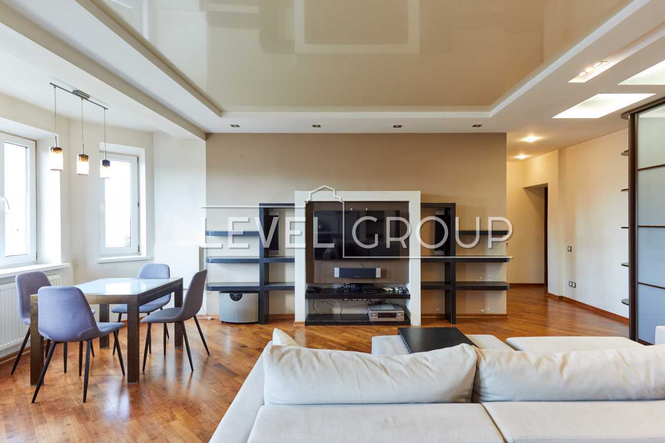 Продажа 3-комнатной квартиры 72.2 м², Юрковская ул., 28