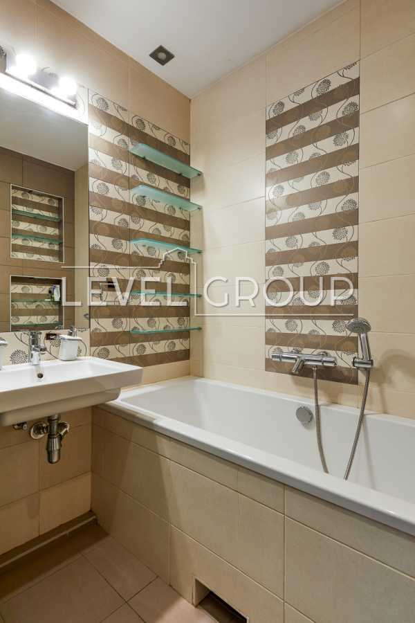Продажа 3-комнатной квартиры 72.2 м², Юрковская ул., 28