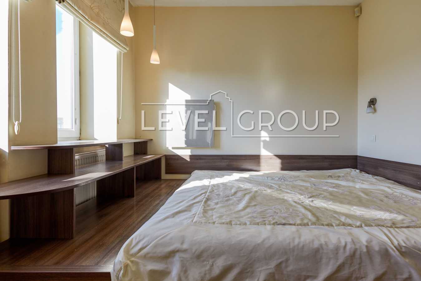 Продажа 3-комнатной квартиры 72.2 м², Юрковская ул., 28