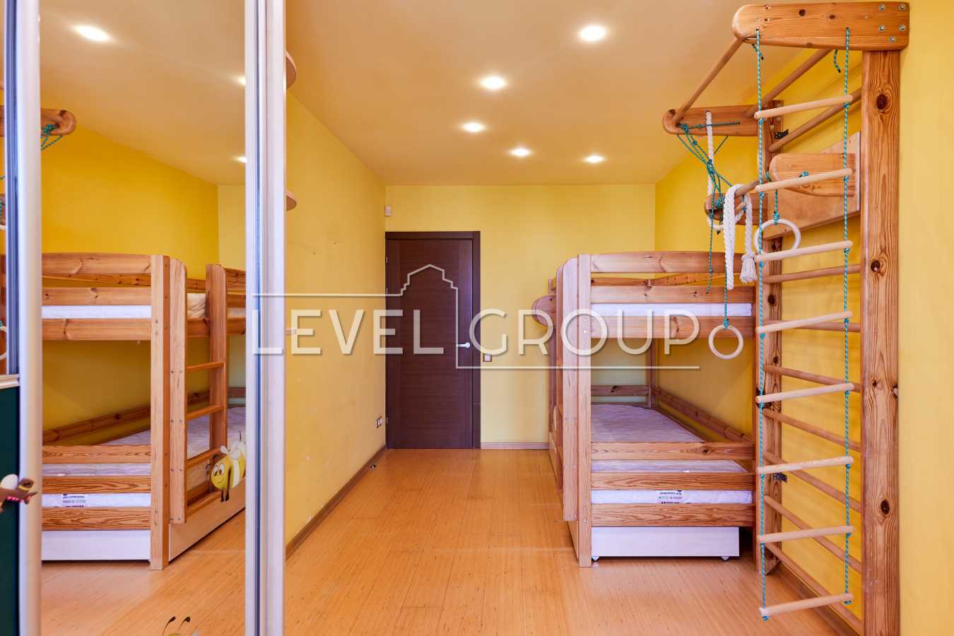 Продажа 3-комнатной квартиры 72.2 м², Юрковская ул., 28