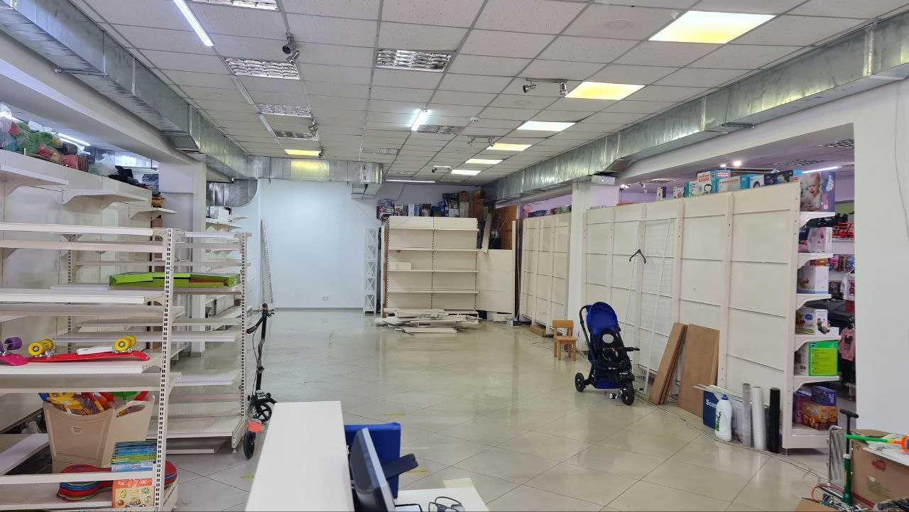 Оренда магазину 171 м², Гната Юри вул., 3