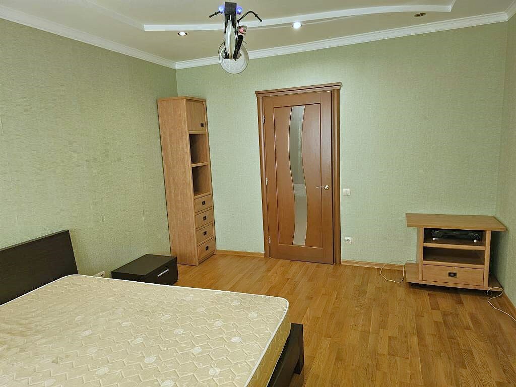 Оренда 2-кімнатної квартири 93 м², Армійська вул., 23