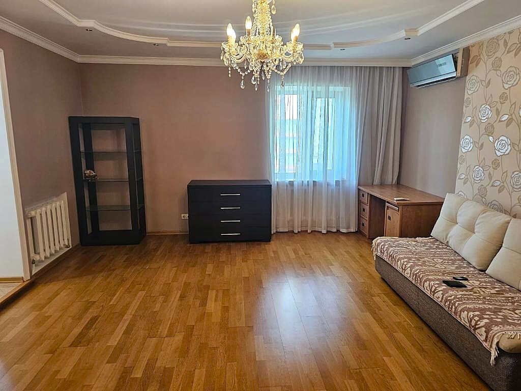 Оренда 2-кімнатної квартири 93 м², Армійська вул., 23