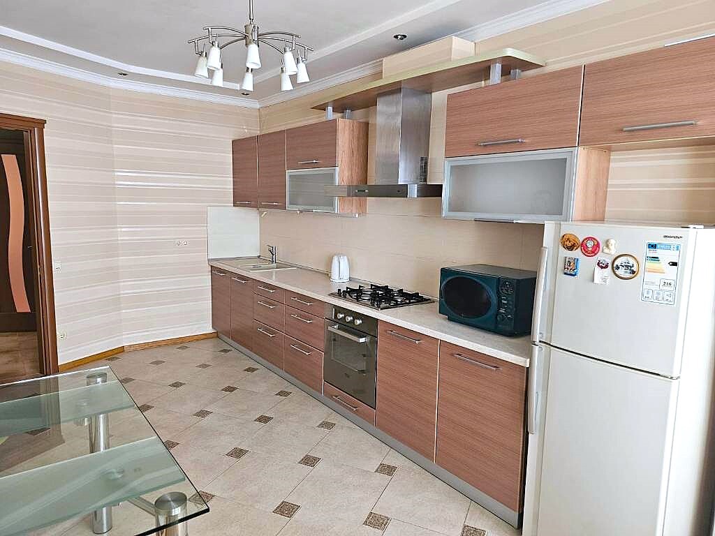 Оренда 2-кімнатної квартири 93 м², Армійська вул., 23