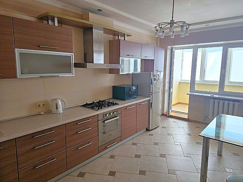 Оренда 2-кімнатної квартири 93 м², Армійська вул., 23