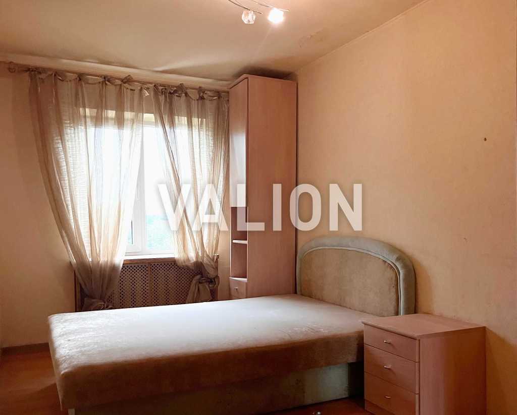Продаж 3-кімнатної квартири 57.6 м², Курська, 18