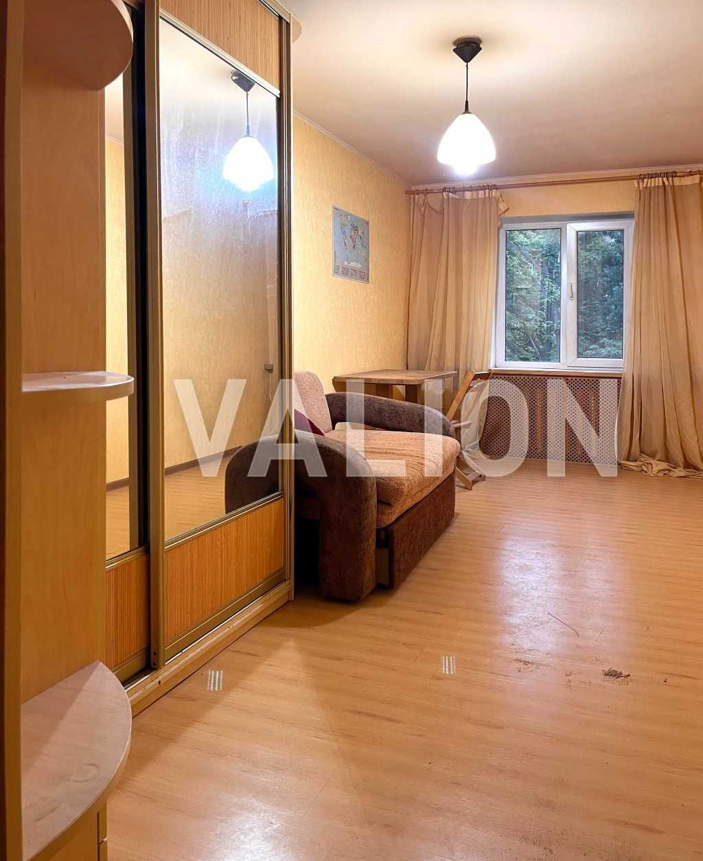 Продаж 3-кімнатної квартири 57.6 м², Курська, 18