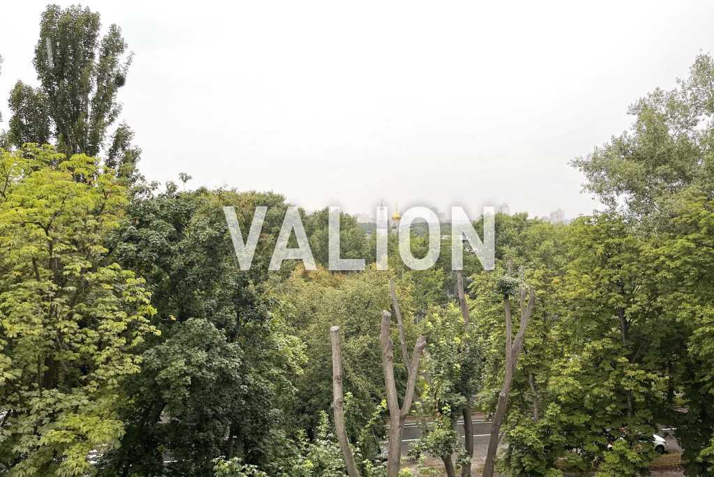 Продаж 3-кімнатної квартири 57.6 м², Курська, 18