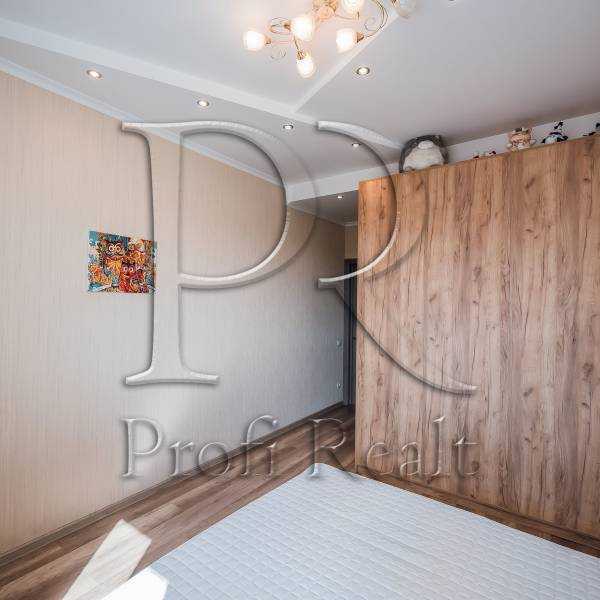 Продаж 1-кімнатної квартири 40 м², Юрія Кондратюка вул., 3