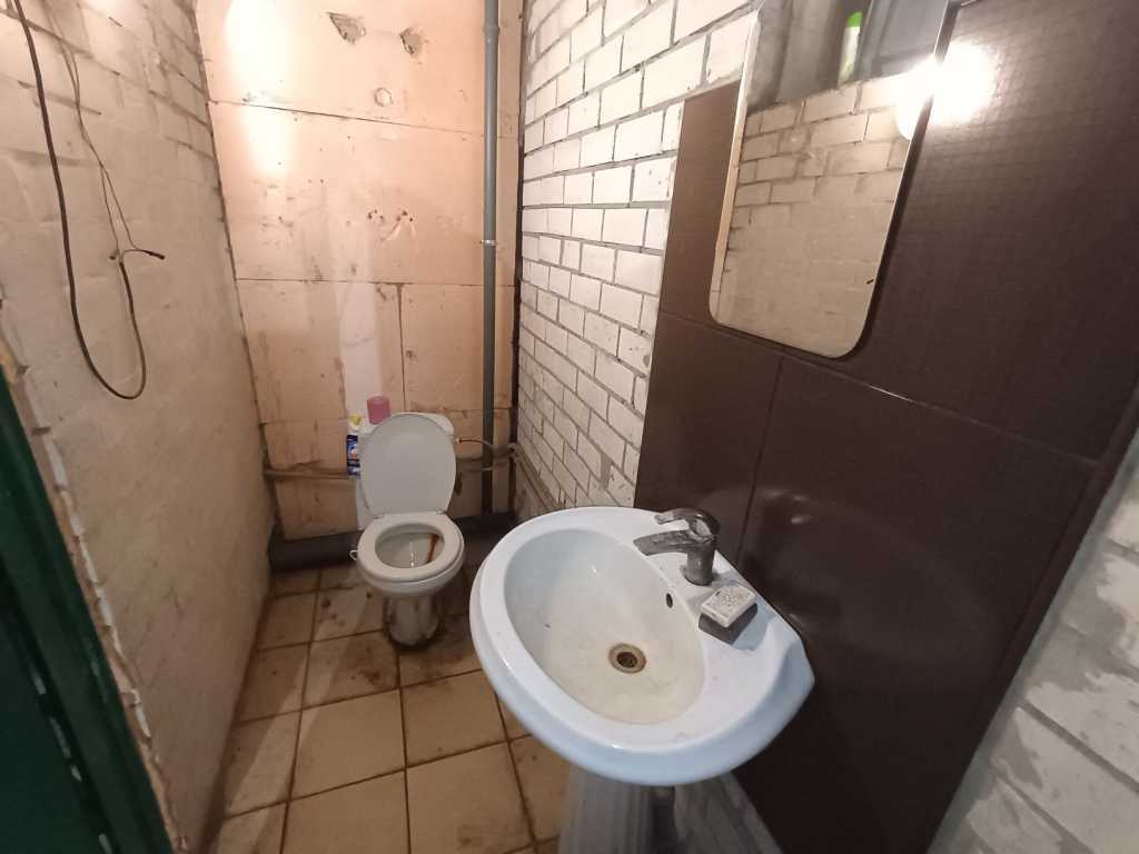 Продаж гаража 270 м², Пухівська вул., 2
