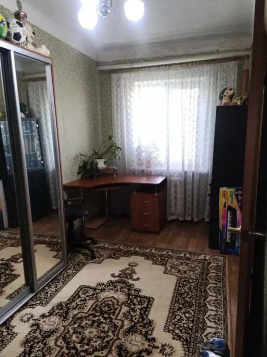 Продаж 2-кімнатної квартири 45 м², Кармена Романа вул.