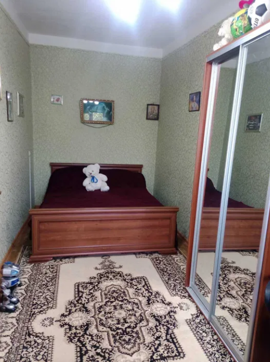 Продаж 2-кімнатної квартири 45 м², Кармена Романа вул.