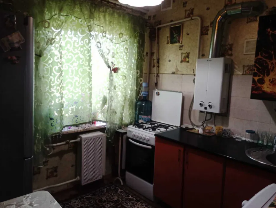 Продаж 2-кімнатної квартири 45 м², Кармена Романа вул.