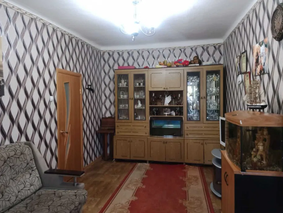 Продаж 2-кімнатної квартири 45 м², Кармена Романа вул.