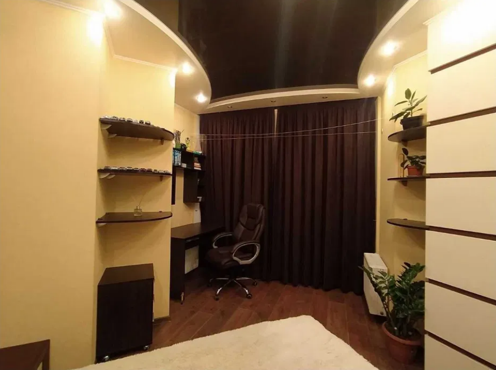 Продажа 2-комнатной квартиры 63 м², Разумовская ул.