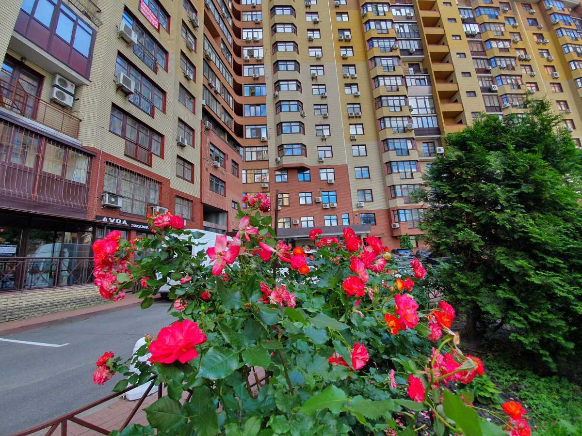 Аренда 3-комнатной квартиры 100 м², Евгения Коновальца ул., 32Б
