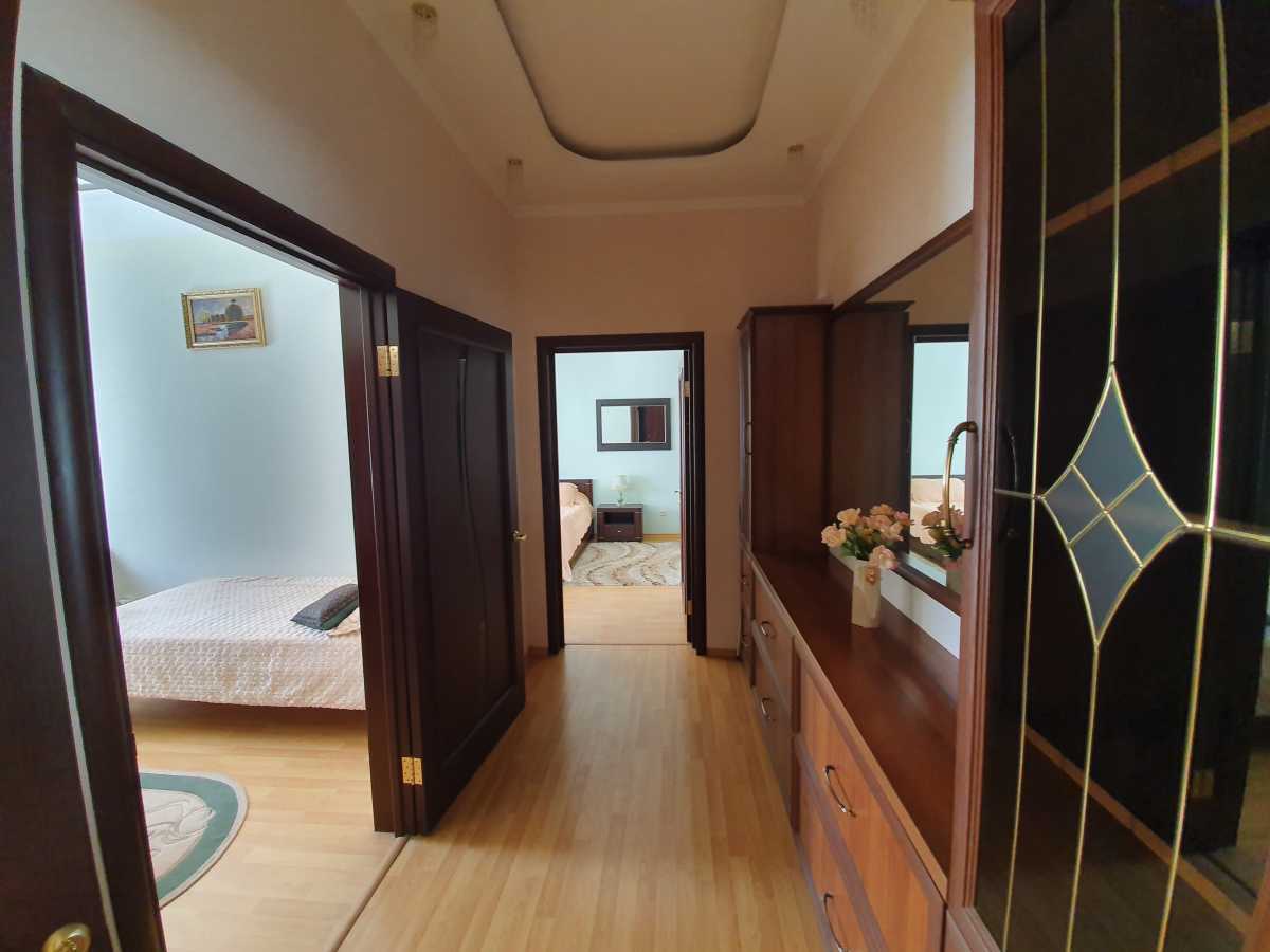Аренда 3-комнатной квартиры 100 м², Евгения Коновальца ул., 32Б