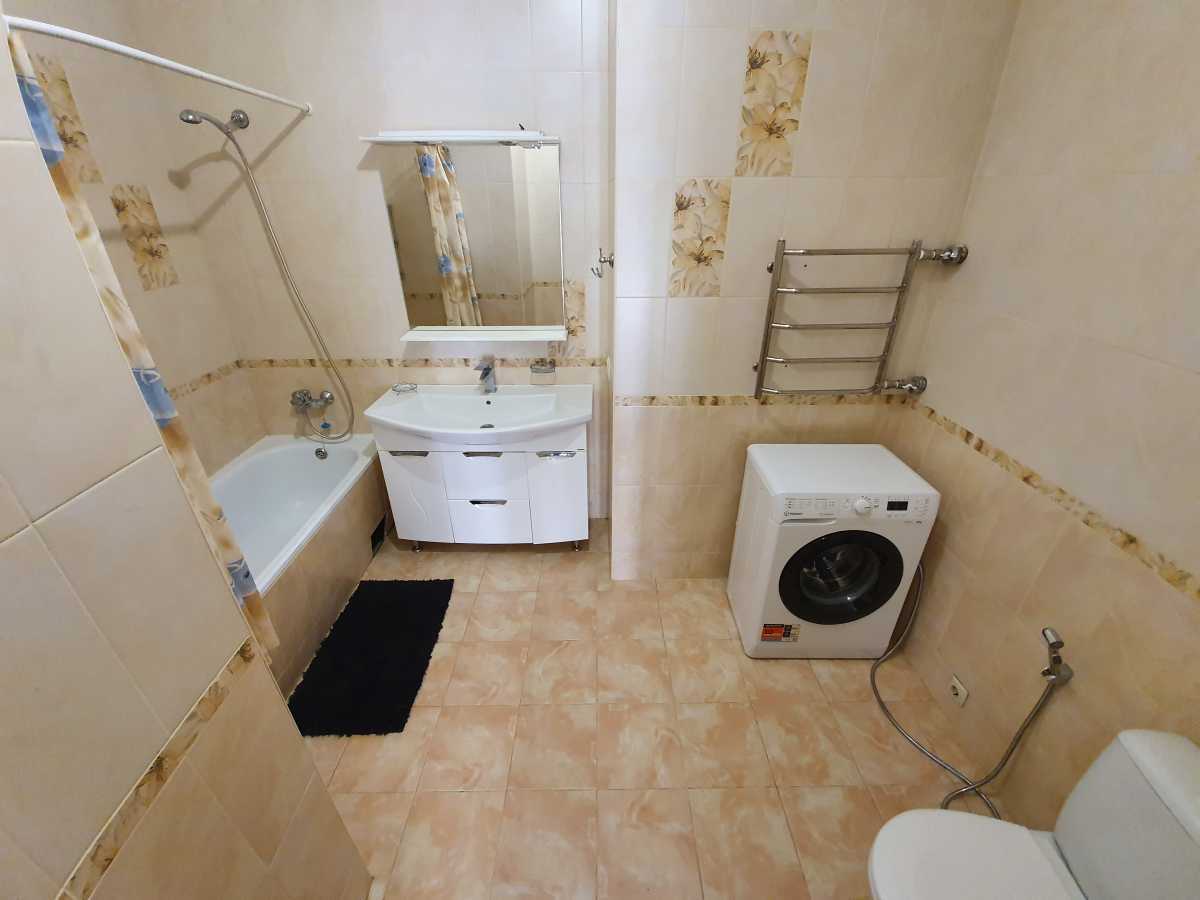 Аренда 3-комнатной квартиры 100 м², Евгения Коновальца ул., 32Б
