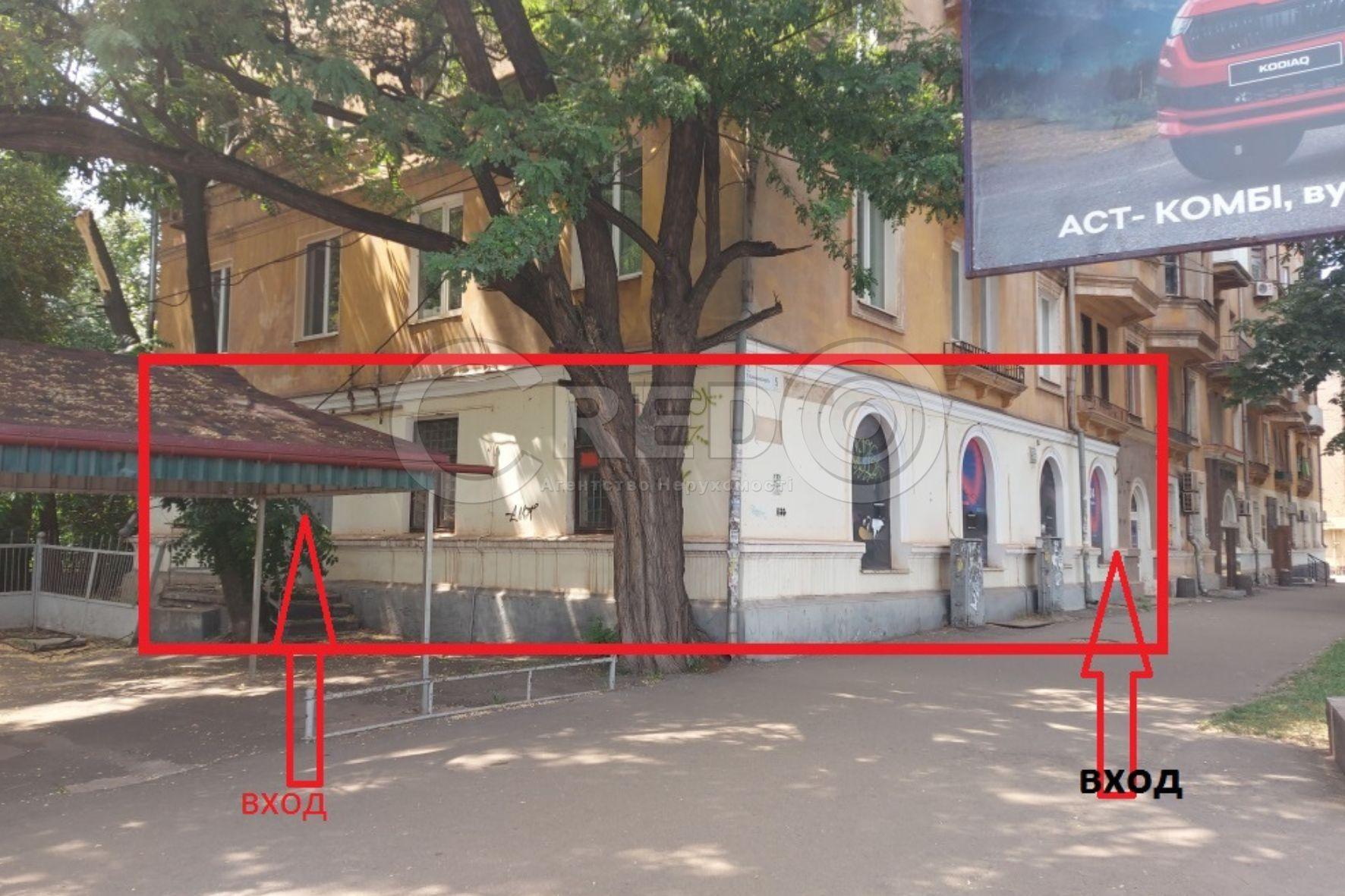 Продаж магазину 222.3 м², Петра Калнишевського вул.