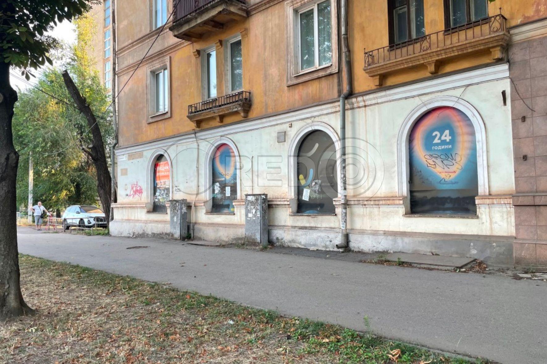 Продаж магазину 222.3 м², Петра Калнишевського вул.
