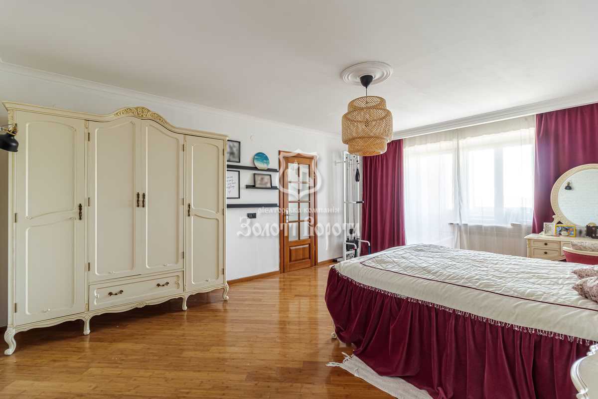 Продажа 4-комнатной квартиры 163.4 м², Героев Сталинграда просп., 14Г