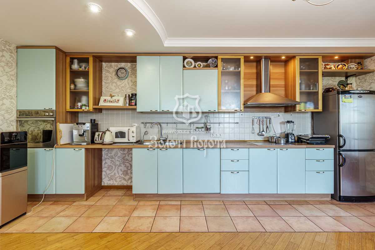 Продажа 4-комнатной квартиры 163.4 м², Героев Сталинграда просп., 14Г