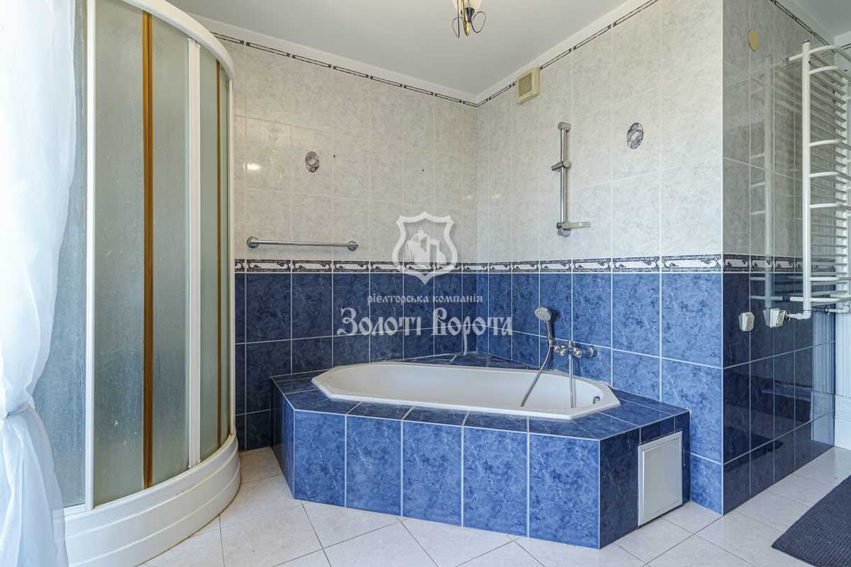 Продажа 4-комнатной квартиры 163.4 м², Героев Сталинграда просп., 14Г