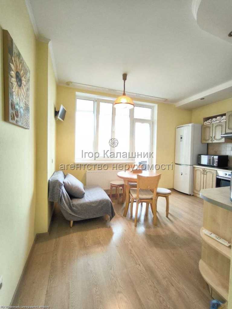 Продажа 1-комнатной квартиры 57 м², Вышгородская ул., 45А/2