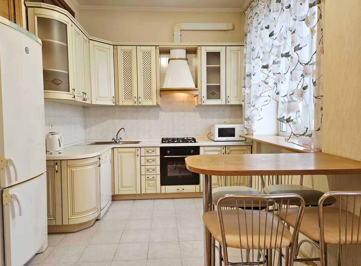 Аренда 2-комнатной квартиры 70 м², Большая Васильковская ул., 132