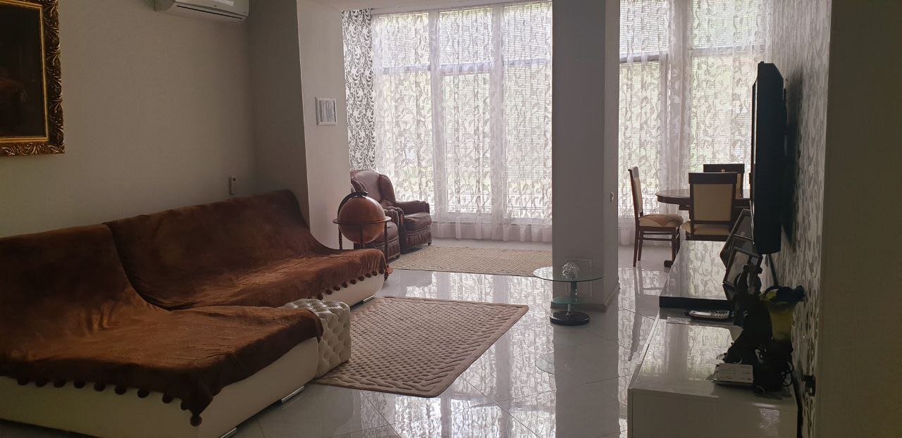 Продаж 2-кімнатної квартири 88 м², Сумська вул., 77/79