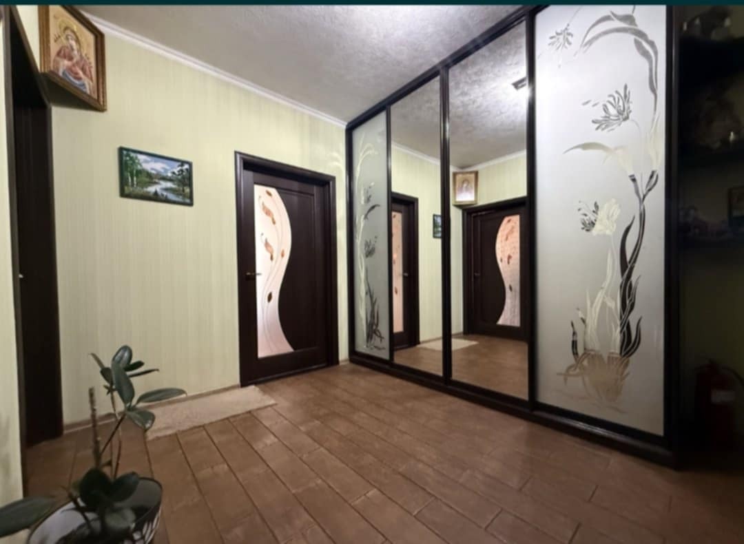 Продаж 1-кімнатної квартири 46 м², Привокзальна вул.