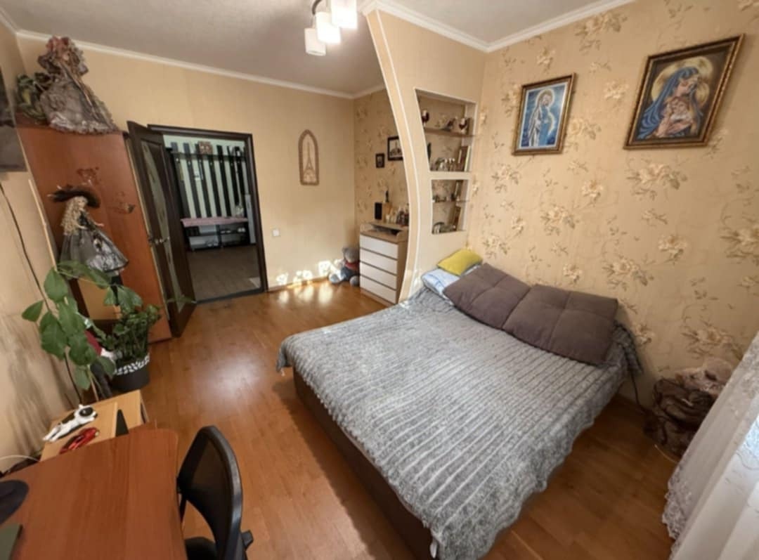 Продаж 1-кімнатної квартири 46 м², Привокзальна вул.