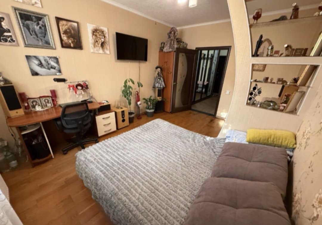 Продаж 1-кімнатної квартири 46 м², Привокзальна вул.