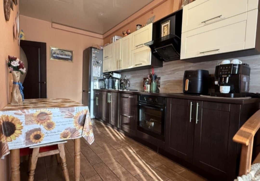 Продаж 1-кімнатної квартири 46 м², Привокзальна вул.