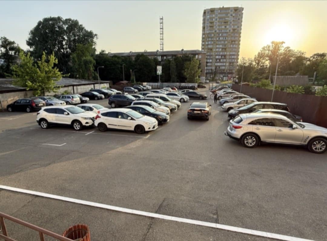 Продаж 1-кімнатної квартири 46 м², Привокзальна вул.