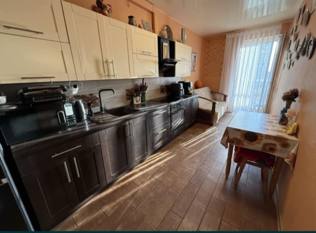 Продаж 1-кімнатної квартири 46 м², Привокзальна вул.