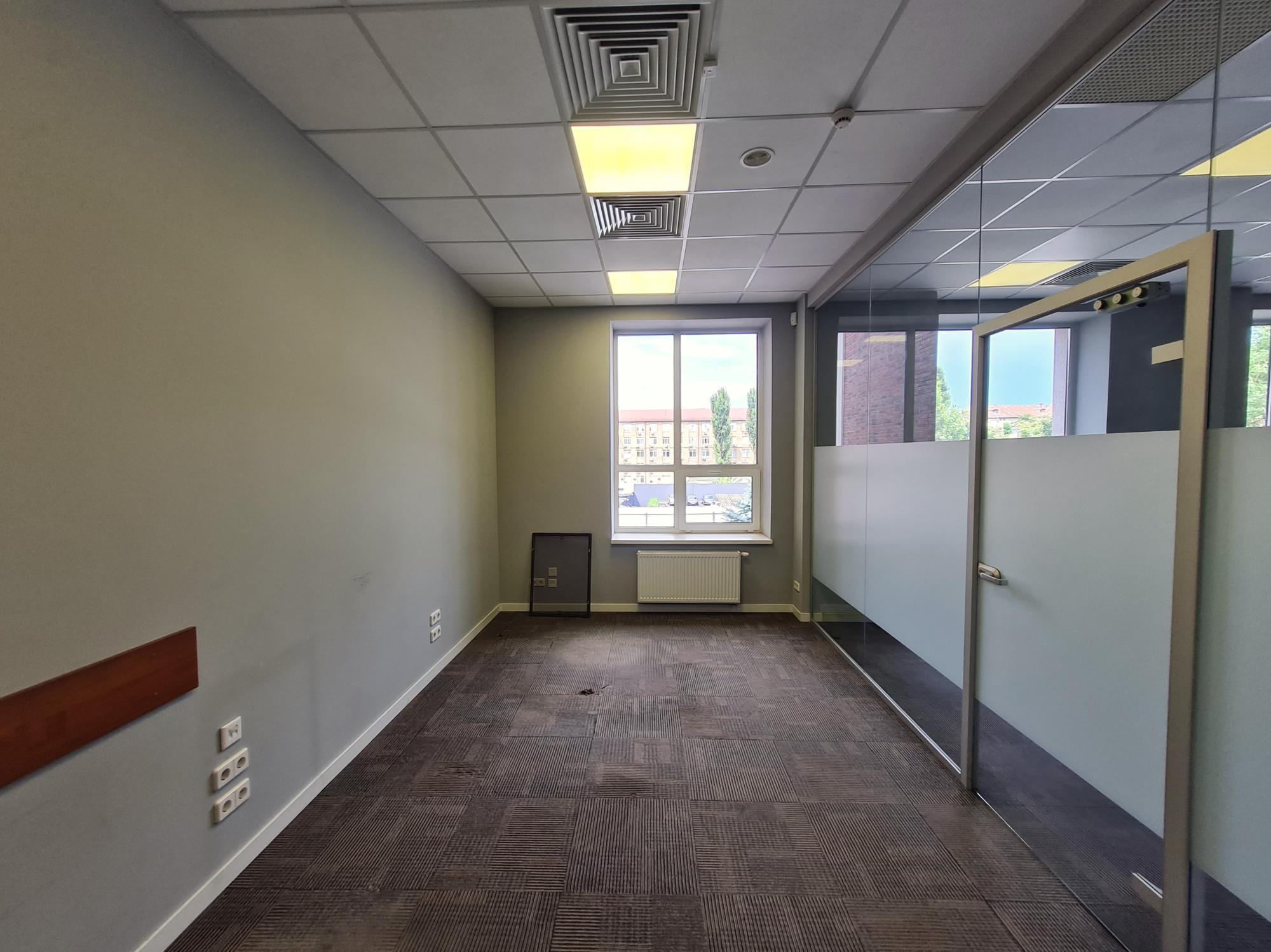 Аренда офиса 353 м², Елены Телиги ул., 6