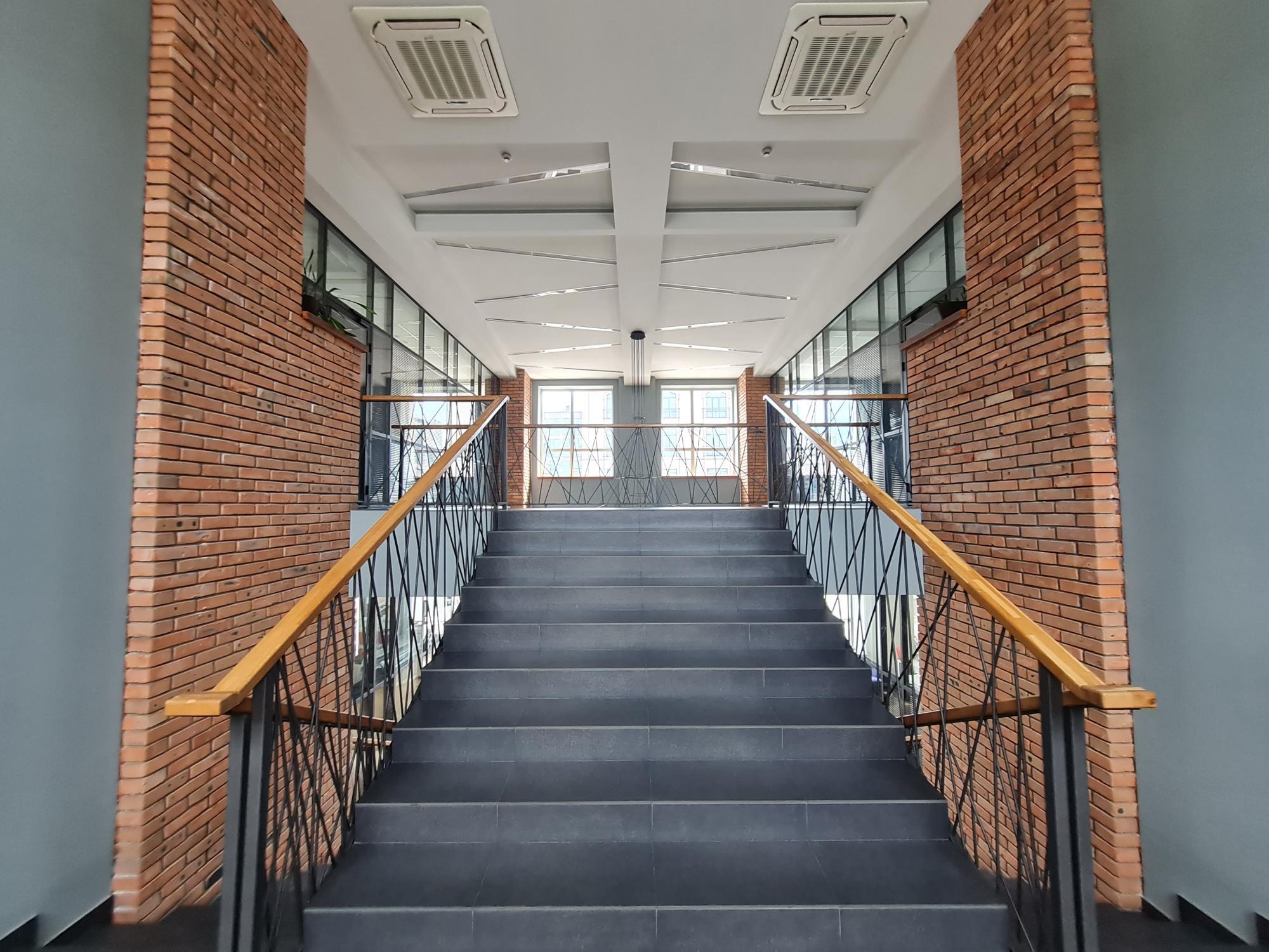 Аренда офиса 353 м², Елены Телиги ул., 6
