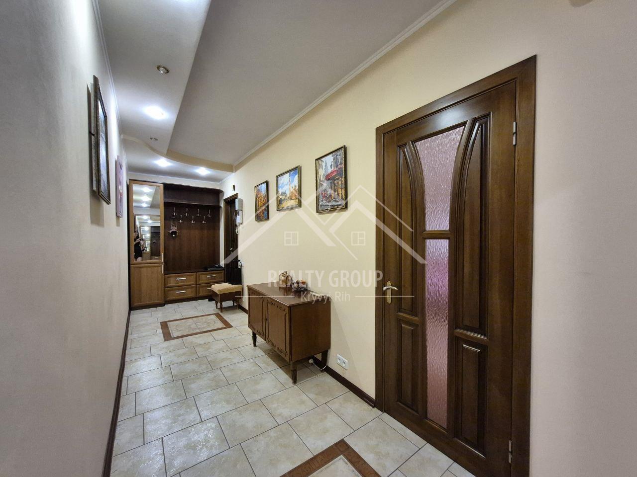 Продаж 3-кімнатної квартири 72 м², Миколи Світальського вул.